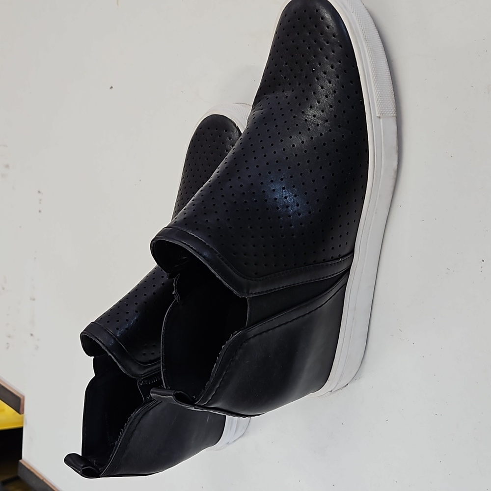 Dressy sneaker style booties, side zip, size 8.5, Steven by Steve Madden